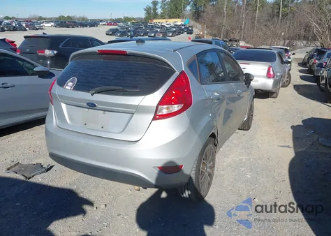 2013 Ford Fiesta Se z USA, uszkodzony, nr VIN 3FADP4EJ5DM213587